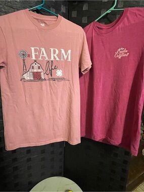 set of two Women's Tshirt Size Small Good Condition 100% Cotton Farm tees